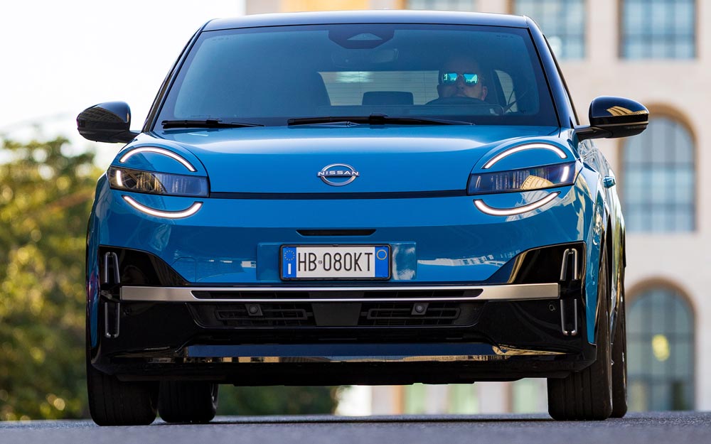 Frontale Anteriore della Nuova Nissan MICRA Elettrica 2026